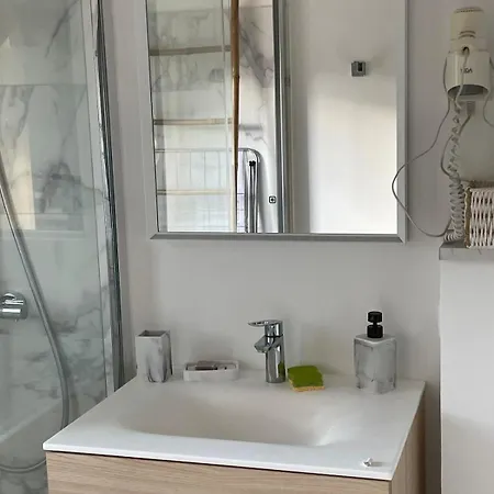 Apartment Classe 3 Etoiles Face A La De La Nartelle Avec Place De Parking Privative Sainte-Maxime